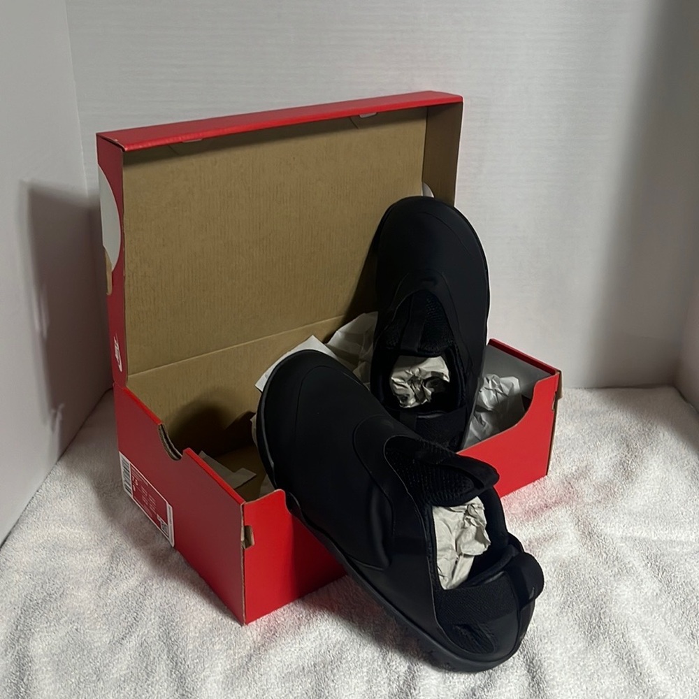 Nike Zoom Pulse Black/Black-Black Size 8.5.M/10W